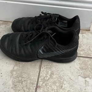 Nike black sneakers